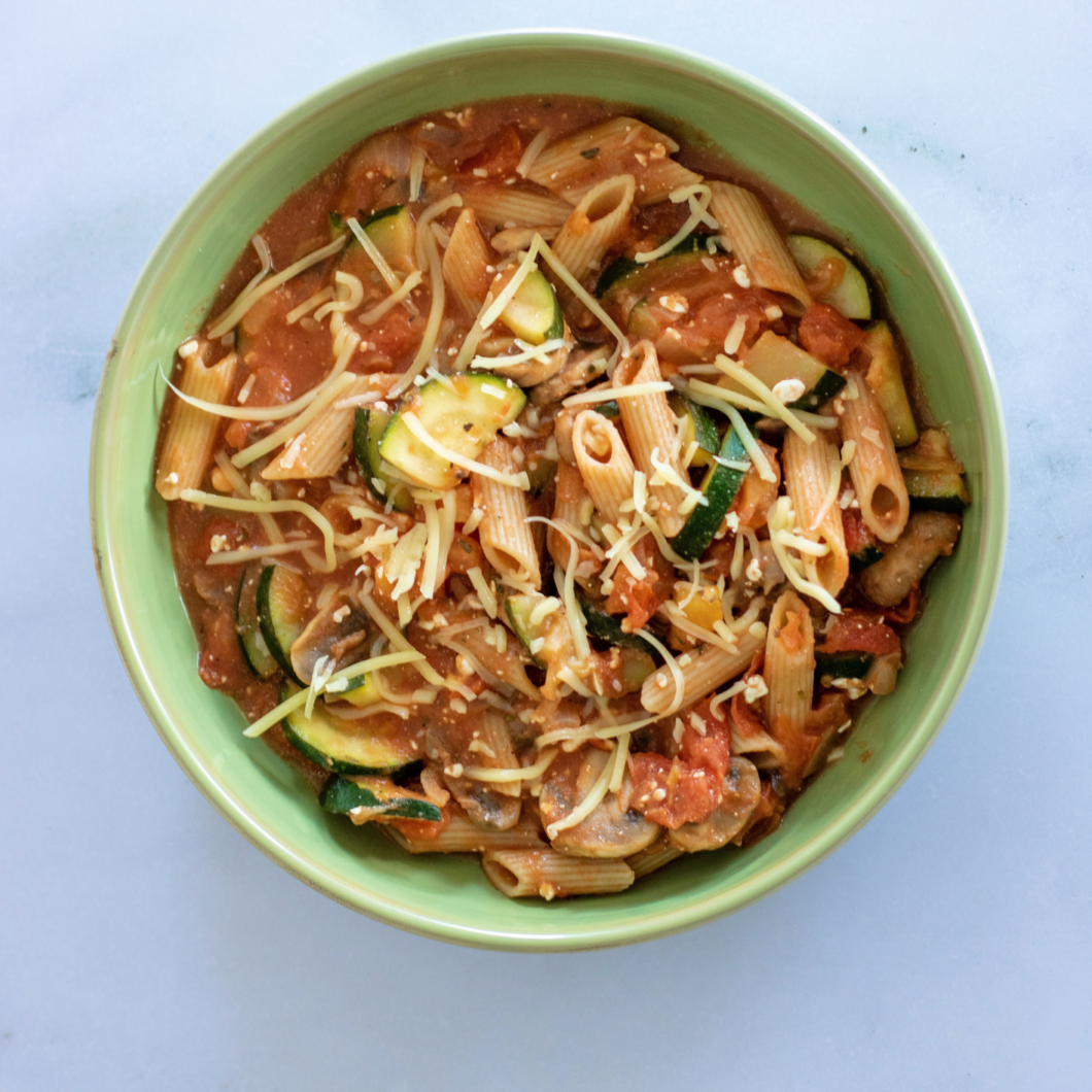 Pasta met courgette en hüttenkäse